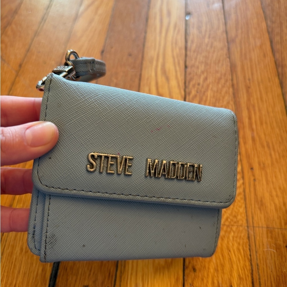 Steve Madden Powder Blue Wristlet Wallet - Picture 4 of 9